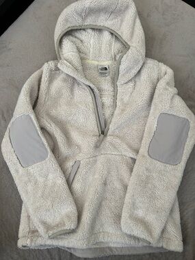 The North Face Sherpa Half-Zip Hoodie in Light Gray